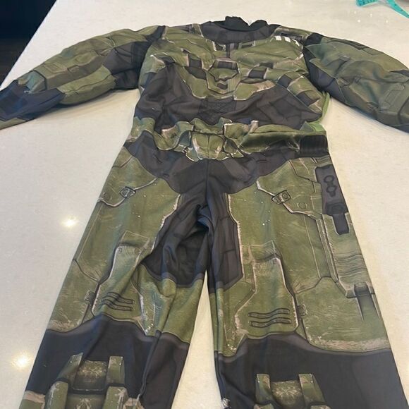 Halo master chief kids costume size large, nothing for head, just jumpsuit. Safe - Picture 1 of 7